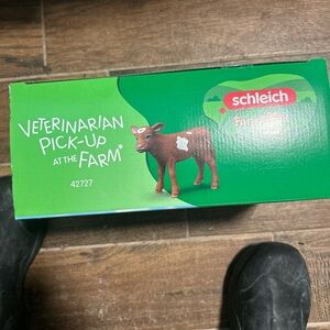 Schleich Veterinarian Pick-Up at the Farm Playset - Brown and White